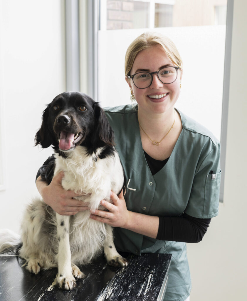 Paraveterinair Esmee - Dierenkliniek Joure